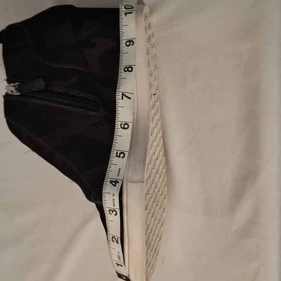 Linea Paolo Felicia Women's Camo Wedge Bootie - Picture 9 of 9